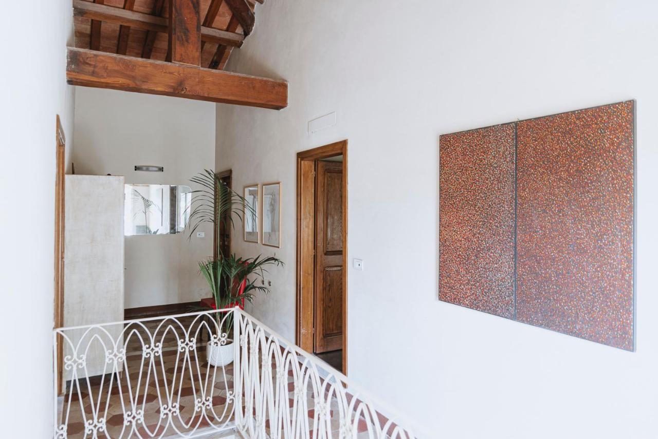 Un Angelo Alla Mia Tavola Sarzana Luaran gambar