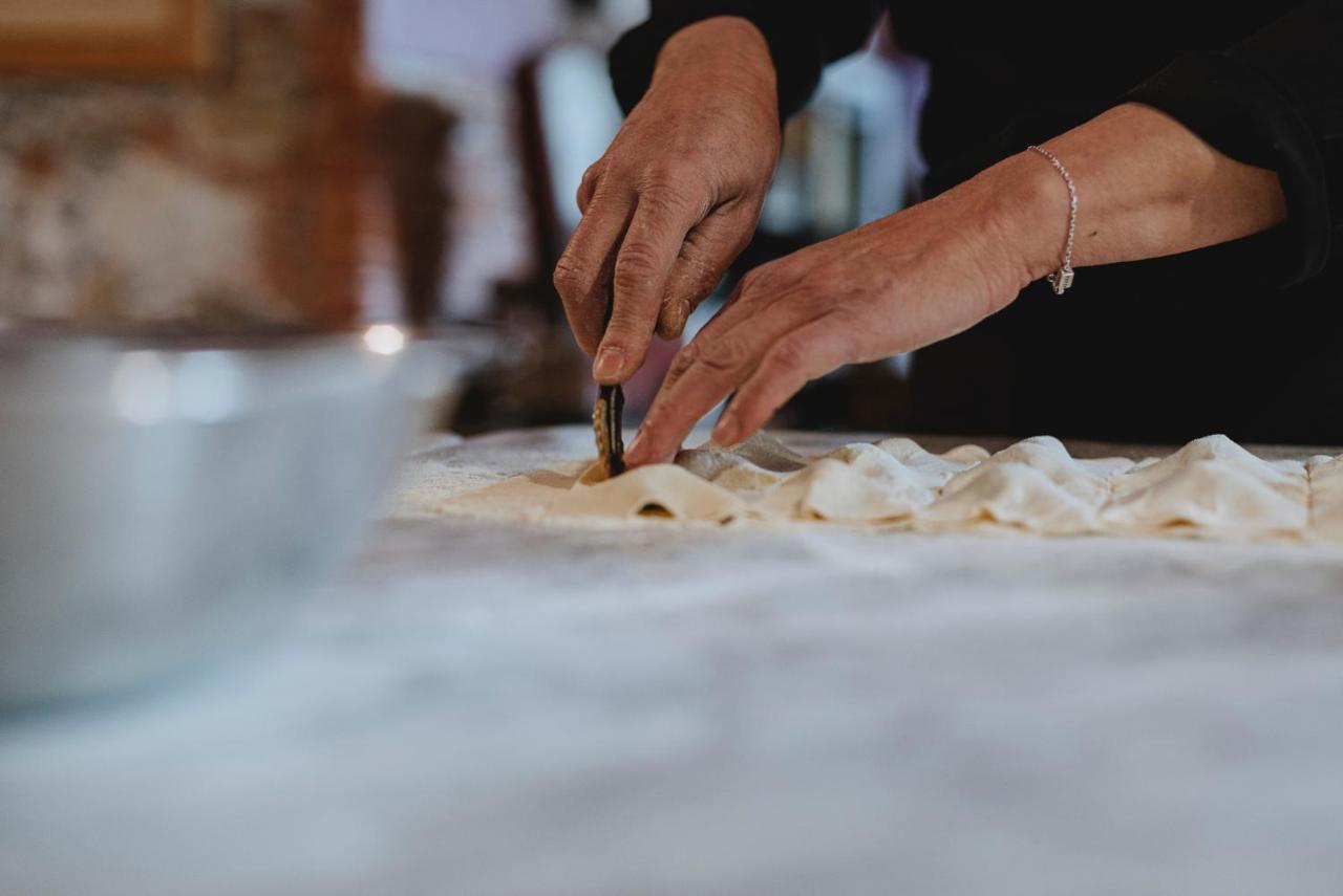 Un Angelo Alla Mia Tavola Sarzana Luaran gambar